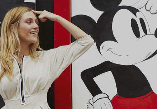 英国文学家rudyard kipling;还有出现在每个kipling(凯浦林)的手袋